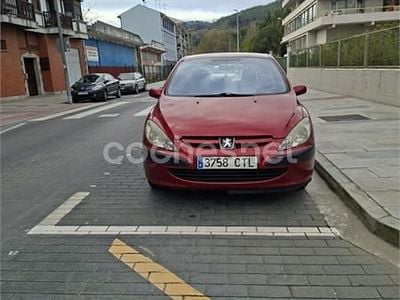 Usado Peugeot 307 90 CV (66 kW) 2004 Rojo Berlina