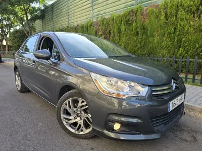 Usado Citroën C4 114 CV (83 kW) 2014 Gris / plata Berlina