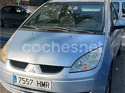 Usado Mitsubishi Colt Invite 95 CV (69 kW) 2006 Gris / plata Berlina