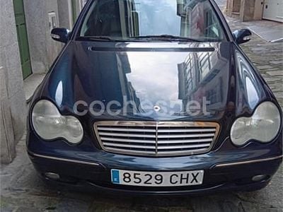 Usado Mercedes C220 Elegance 143 CV (105 kW) 2003 Azul Berlina