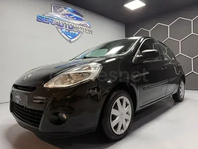 Usado Renault Clio IV 75 CV (55 kW) 2012 Negro Berlina