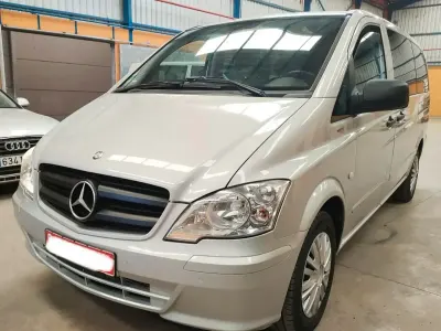 Usado Mercedes Viano 136 CV (100 kW) 2012 Gris Monovolumen
