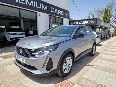 Usado Peugeot 3008 Active 130 CV (95 kW) 2022 Gris / plata SUV