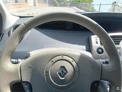 Usado Renault Scénic II Dynamique 80 CV (58 kW) 2004 Beige Monovolumen