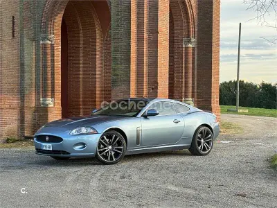 Usado Jaguar XK 298 CV (219 kW) 2008 Azul Coupe