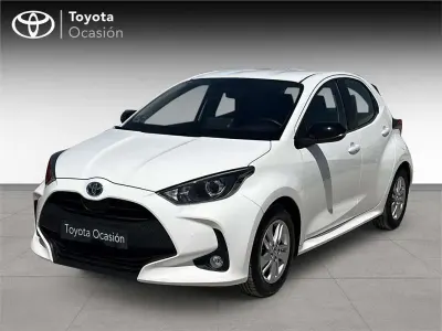 Usado Toyota Yaris Hybrid Active 116 CV (85 kW) 2021 Monovolumen