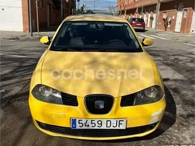 Usado Seat Ibiza Sport 100 CV (73 kW) 2005 Amarillo Utilitario