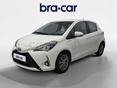 Usado Toyota Yaris Hybrid Active 100 CV (73 kW) 2020 Blanco Berlina