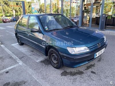 Usado Peugeot 306 75 CV (55 kW) 1995 Verde Berlina
