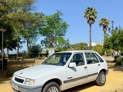 Usado Opel Corsa Swing 52 HP (38 kW) 1992 Branco Citadino