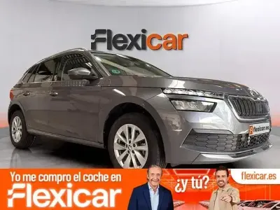 Usado Skoda Kamiq Ambition 110 CV (80 kW) 2023 Gris SUV