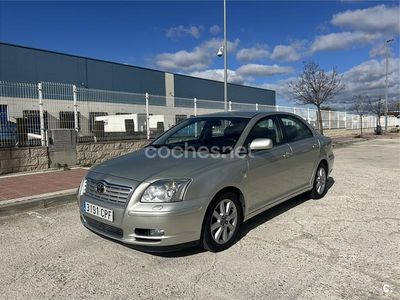 Usado Toyota Avensis Executive 116 CV (85 kW) 2003 Beige Berlina