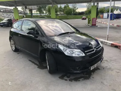 Usado Citroën C4 VTR Sport 110 CV (80 kW) 2008 Negro Berlina