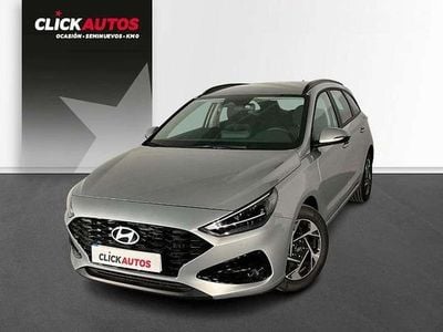 Usado Hyundai i30 101 CV (74 kW) 2024 Plateado Familiar