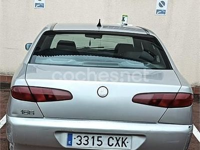 Usado Alfa Romeo 166 Distinctive 175 CV (128 kW) 2004 Gris / plata Berlina