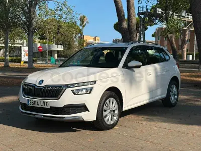 Usado Skoda Kamiq Ambition 110 CV (80 kW) 2022 Blanco SUV