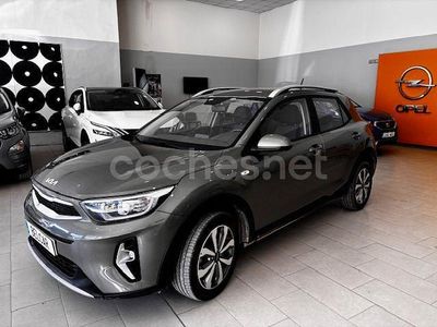 Gris / plata Usado 2023 Kia Stonic SUV | 13.900 € (Precio justo)