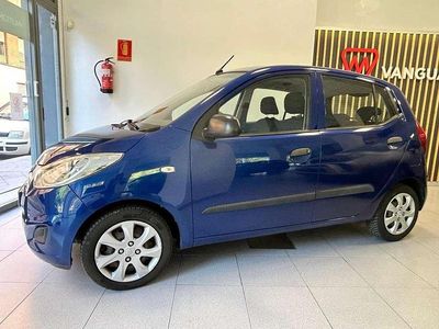 Usado Hyundai i10 Comfort 77 CV (56 kW) 2013 Azul Utilitario