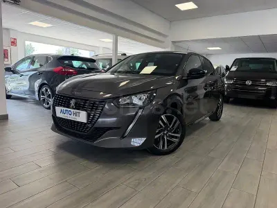 Usado Peugeot 208 Allure 100 CV (73 kW) 2022 Marrón Utilitario