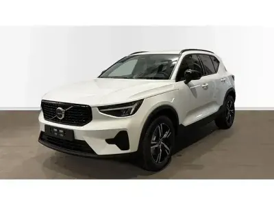 Uusi Volvo XC40 Plus 163 HP (119 kW) 2025 Valkoinen Katumaasturi