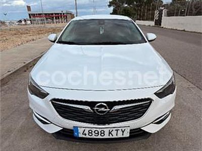 Usado Opel Insignia Selective 136 CV (100 kW) 2017 Blanco Berlina