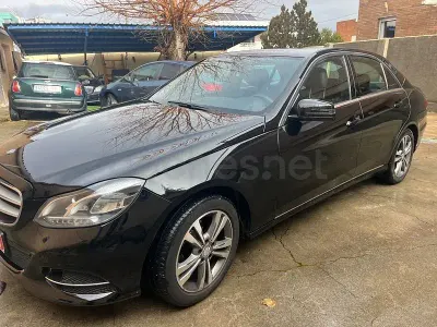 Käytetty Mercedes E200 Elegance 184 HP (135 kW) 2014 Musta Sedan