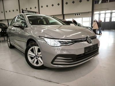 Usado VW Golf VIII Life 130 CV (95 kW) 2021 Gris / plata Berlina