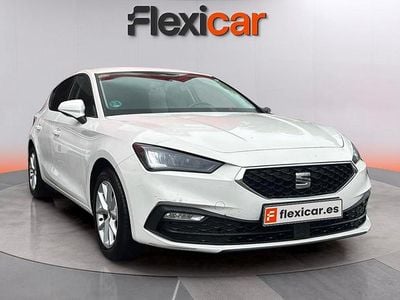 Usado Seat Leon Style 116 CV (85 kW) 2021 Blanco Utilitario