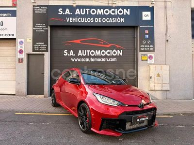 Usado Toyota Yaris 280 CV (205 kW) 2025 Rojo Berlina