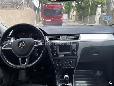 Usado Skoda Rapid Active 116 CV (85 kW) 2015 Negro Utilitario