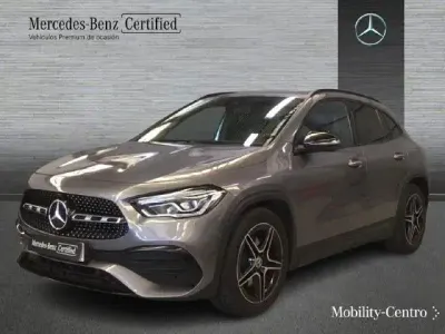 Usado Mercedes GLA200 AMG line 163 CV (119 kW) 2022 Gris montaña SUV