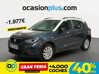 Usado Seat Arona Style 110 CV (80 kW) 2023 Gris SUV