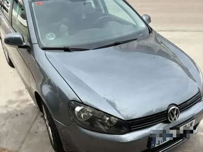 Usado VW Golf VII Advance 105 CV (77 kW) 2012 Gris Familiar