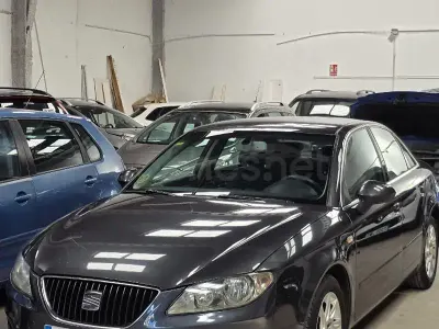 Usado Seat Exeo Reference 120 CV (88 kW) 2010 Negro Familiar