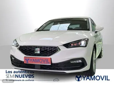 Usado Seat Leon Style 110 CV (80 kW) 2021 Blanco Berlina
