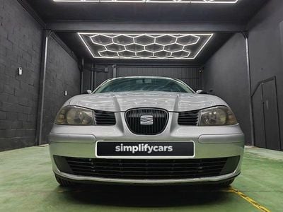 Usado Seat Ibiza Fresh 64 CV (47 kW) 2004 Gris / plata Utilitario