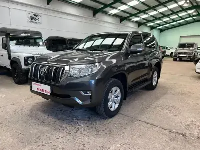 Begagnad Toyota Land Cruiser 204 HK (150 kW) 2021 Grå SUV