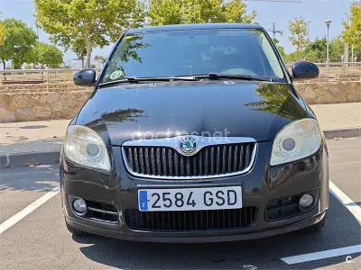 Usado Skoda Fabia Style 80 CV (58 kW) 2009 Negro Berlina