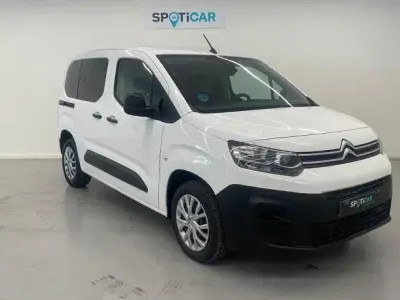 Usado Citroën Berlingo Live 102 CV (75 kW) 2021 Blanco Monovolumen