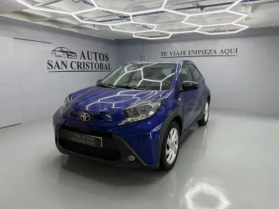 Usado Toyota Aygo X Play 72 CV (52 kW) 2023 Azul SUV