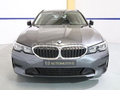 Gris / plata Usado 2021 BMW 330e Comfort Edition Familiar | 22.990 € (Super precio)