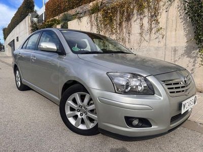 Usado Toyota Avensis Sol 129 CV (94 kW) 2007 Gris / plata Berlina