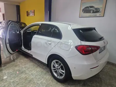 Usado Mercedes A180 116 CV (85 kW) 2019 Blanco Berlina