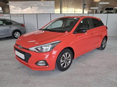 Usado Hyundai i20 84 CV (61 kW) 2020 Rojo Berlina