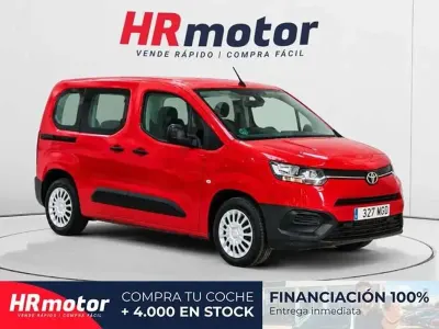 Usado Toyota Proace City City 131 CV (96 kW) 2023 Rojo Monovolumen