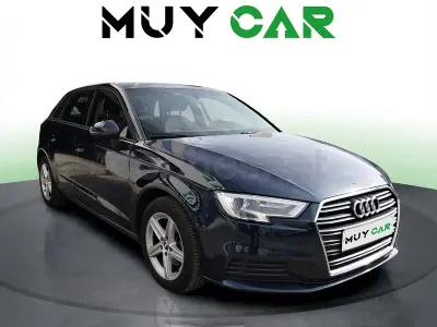 Usado Audi A3 116 CV (85 kW) 2019 Azul Berlina