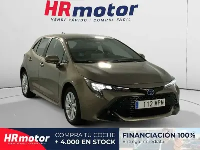Usado Toyota Corolla Hybrid Active 141 CV (103 kW) 2024 Marrón Utilitario