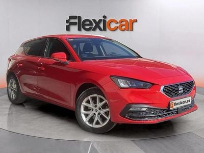 Usado Seat Leon Style 110 CV (80 kW) 2021 Rojo Berlina