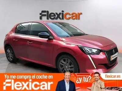 Usado Peugeot 208 Allure 100 CV (73 kW) 2022 Rojo Utilitario