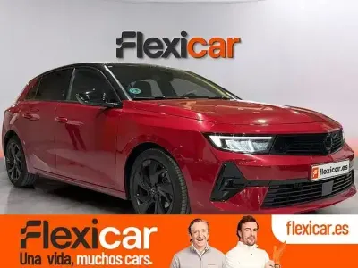 Usado Opel Astra Edition 130 CV (95 kW) 2022 Rojo Utilitario